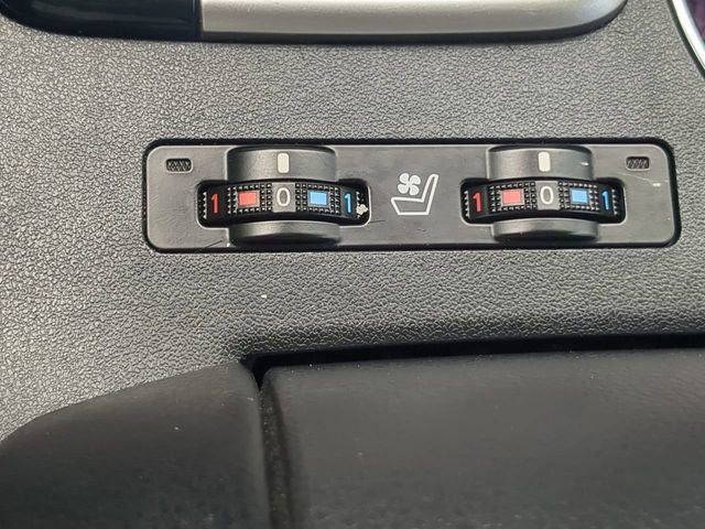 Used 2017 Toyota Highlander Limited image 24
