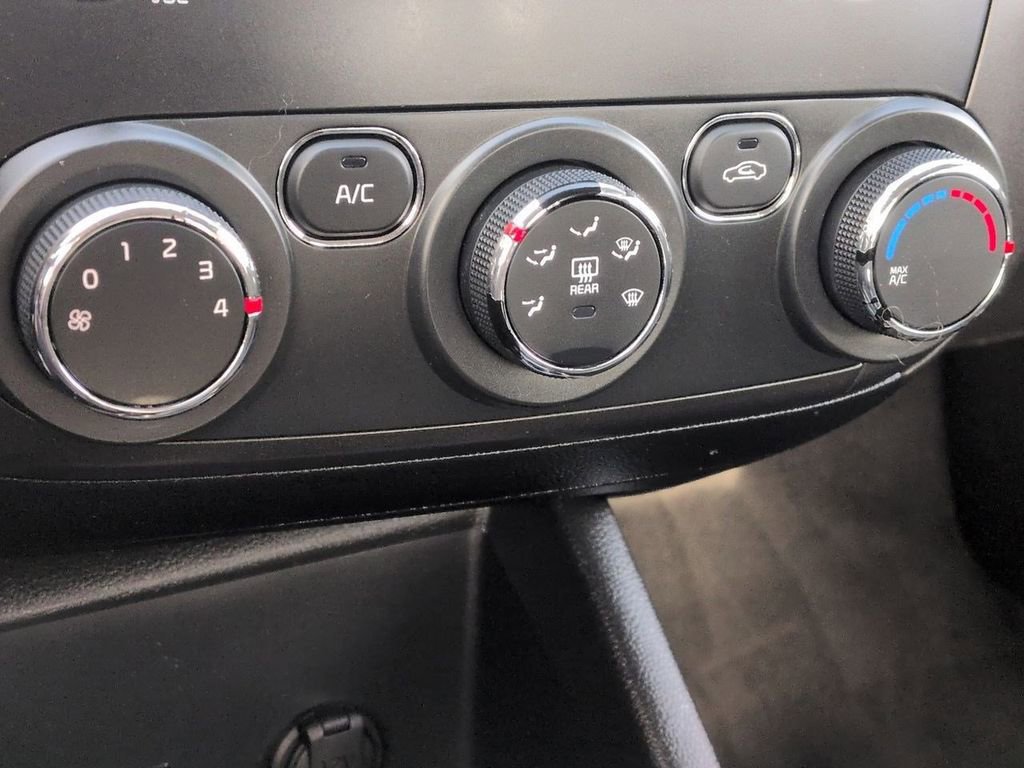 Used 2017 Kia Forte LX image 20