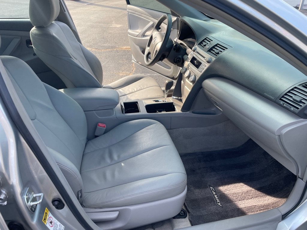 Used 2011 Toyota Camry LE w/ LE Extra-Value Pkg FWD image 21