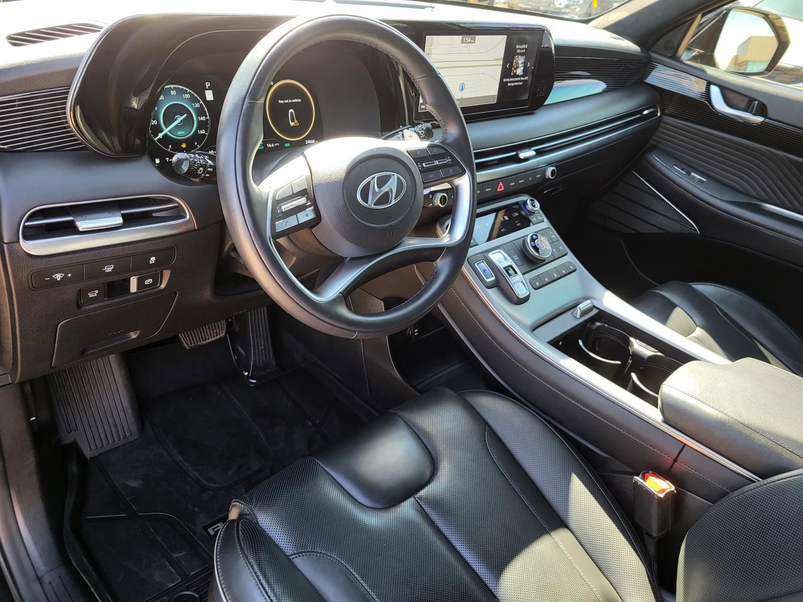 Used 2025 Hyundai Palisade Calligraphy image 21