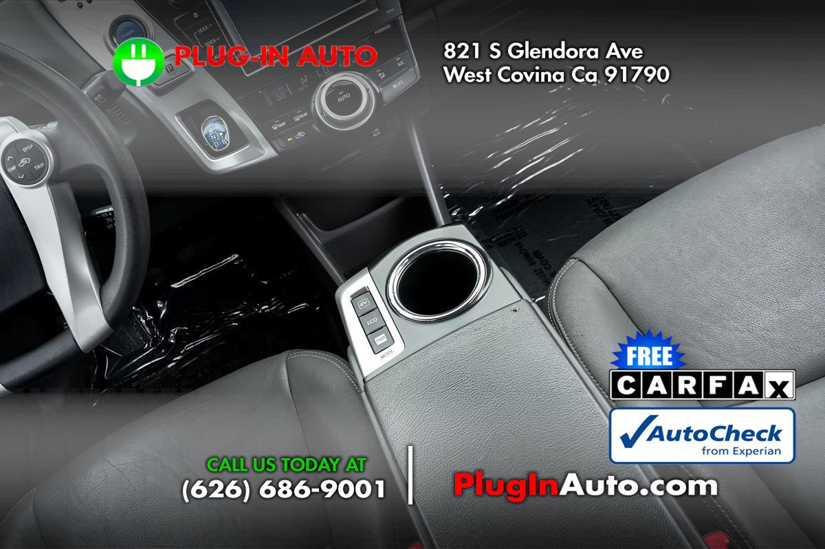 Used 2013 Toyota Prius V Two FWD image 15