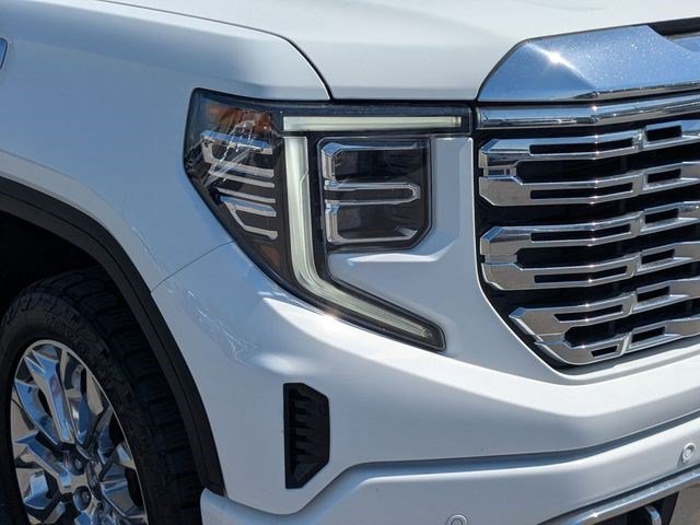 Used 2023 GMC Sierra 1500 Denali w/ Technology Package AWD/4WD image 11