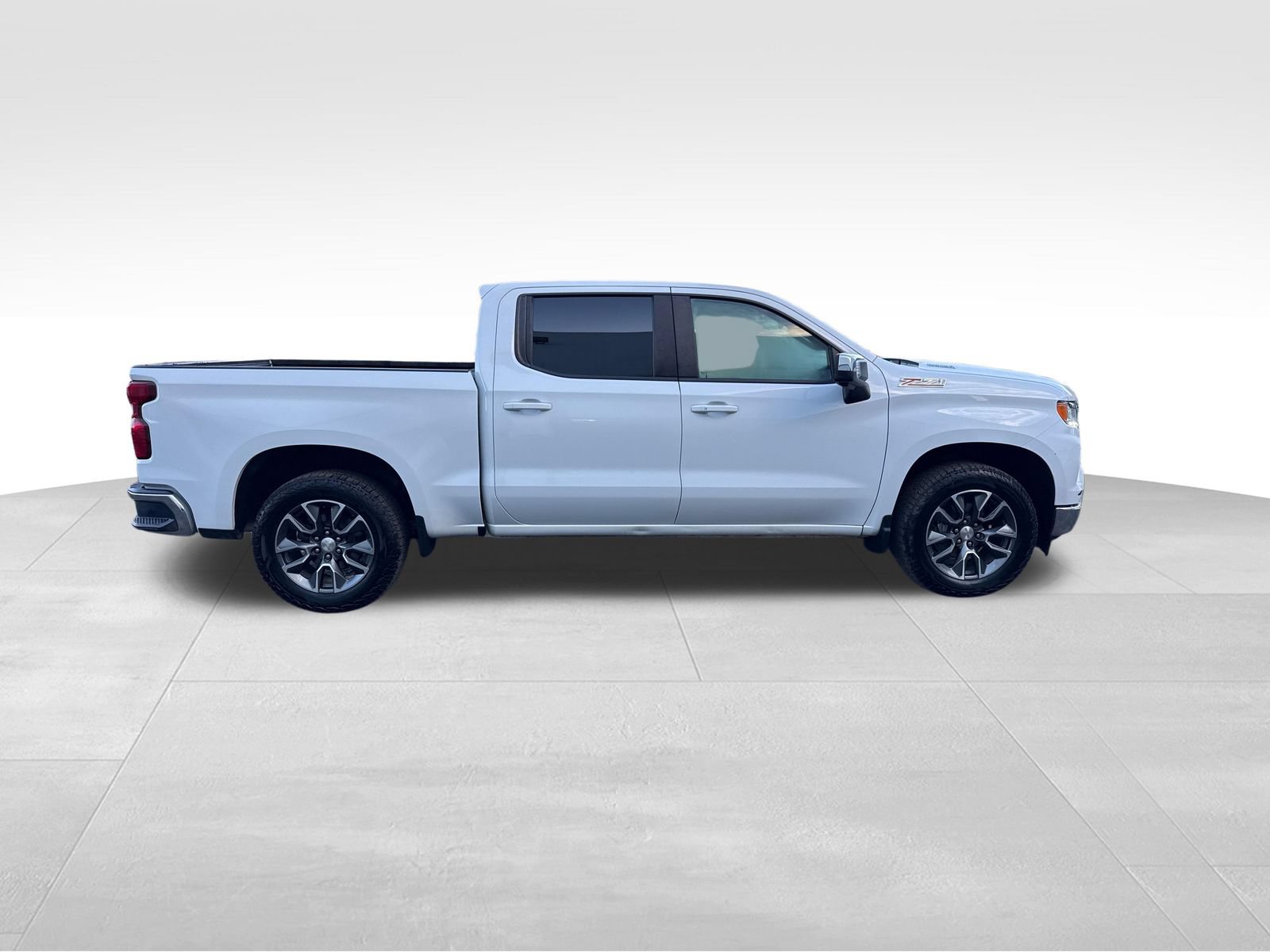 Used 2023 Chevrolet Silverado 1500 LT AWD/4WD image 6