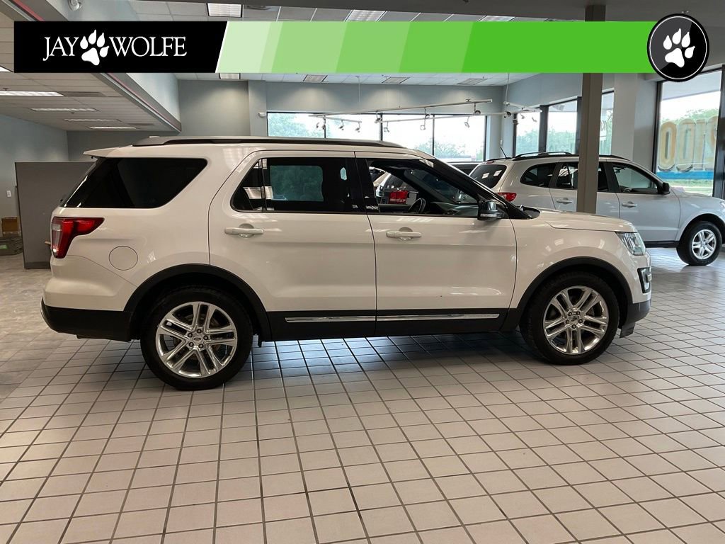 Used 2016 Ford Explorer XLT w/ Equipment Group 202A FWD image 6