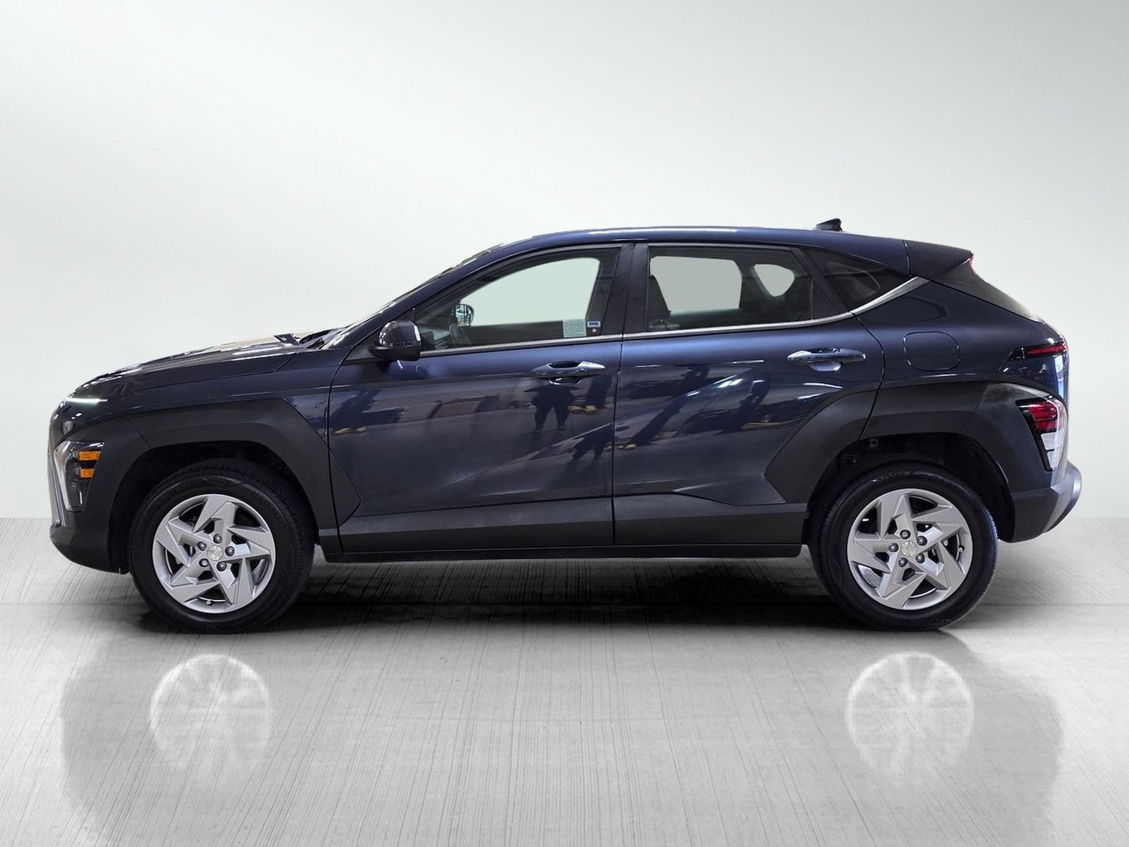 Used 2024 Hyundai Kona SE AWD/4WD image 4