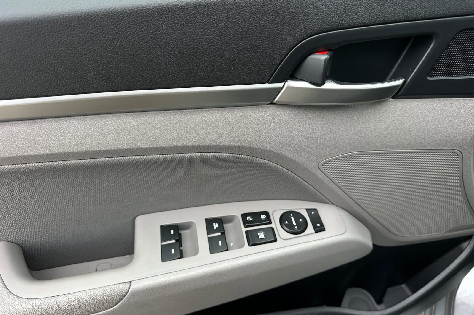 Used 2020 Hyundai Elantra Value Edition FWD image 11