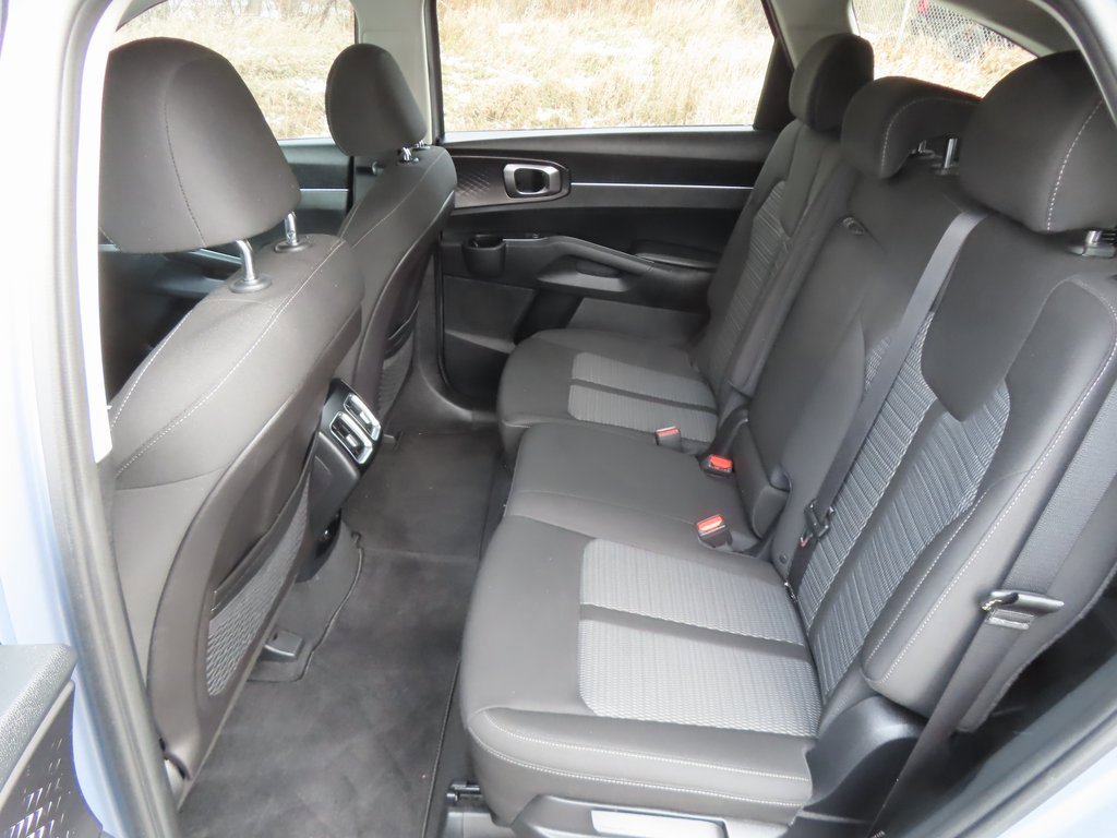 Used 2022 Kia Sorento LX image 20