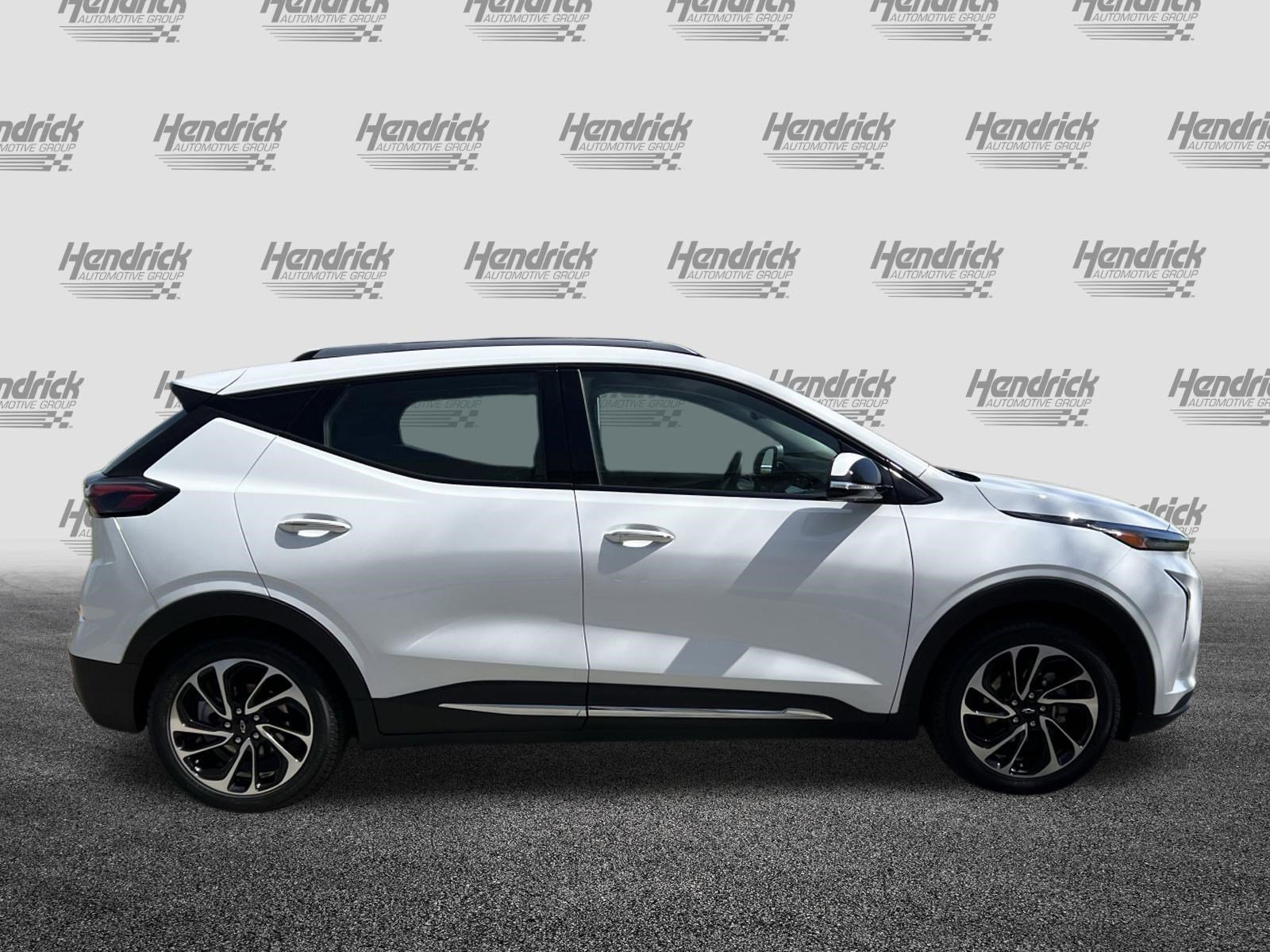 Used 2023 Chevrolet Bolt EUV Premier w/ Sun & Sound Package image 10