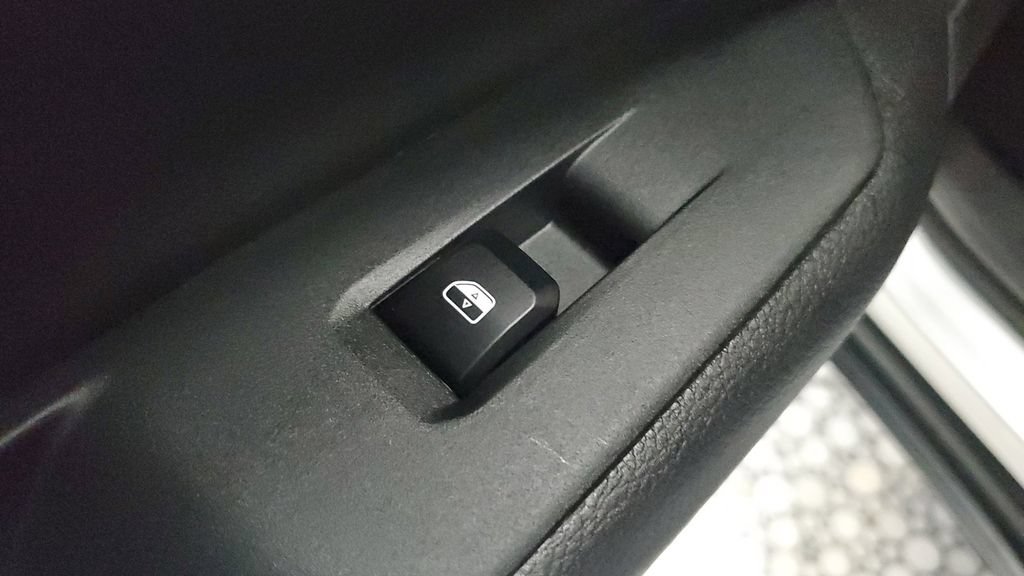 Used 2026 Jeep Compass Latitude AWD/4WD image 16