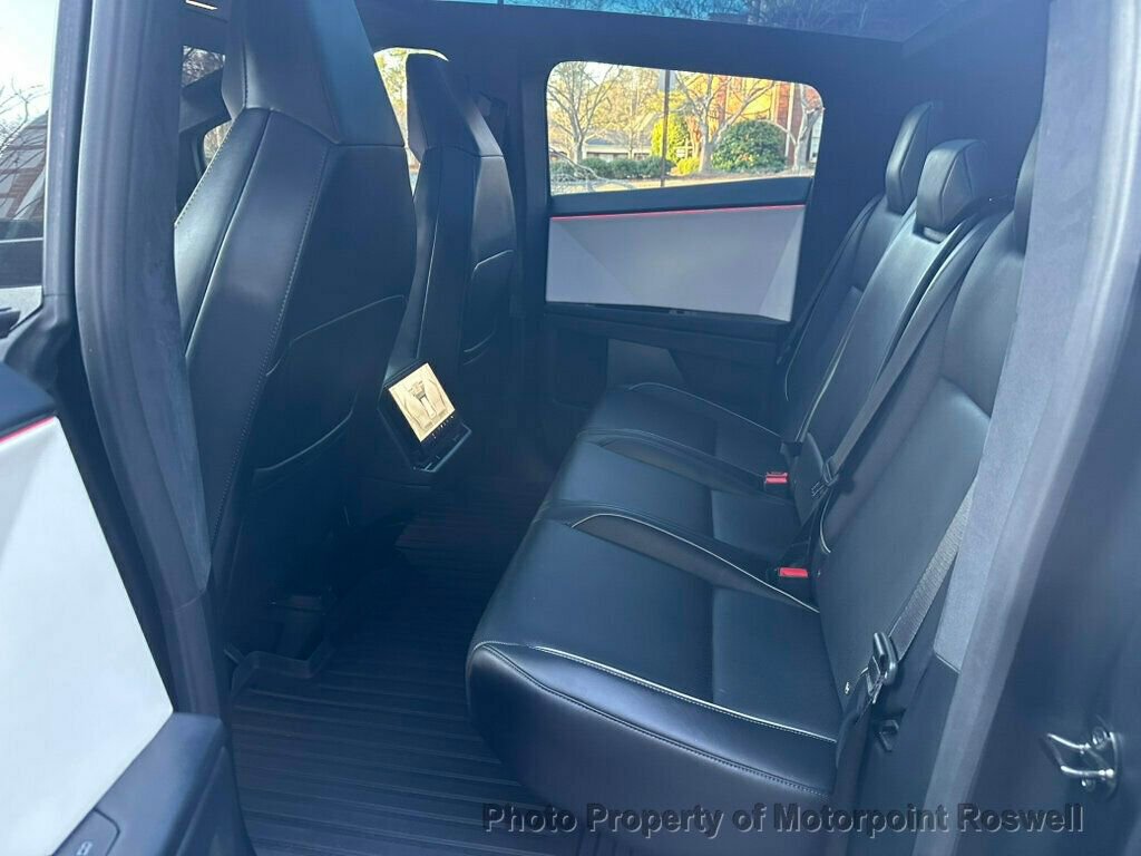 Used 2024 Tesla Cybertruck AWD Crew Cab image 18