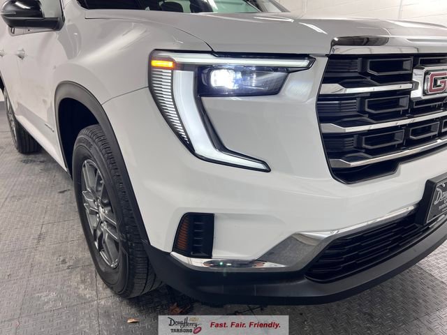 Used 2025 GMC Acadia Elevation image 9