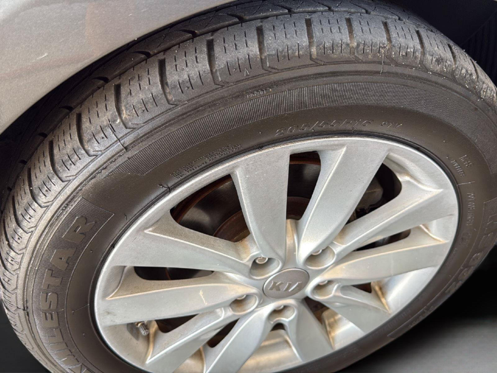 Used 2015 Kia Forte Koup EX FWD image 13