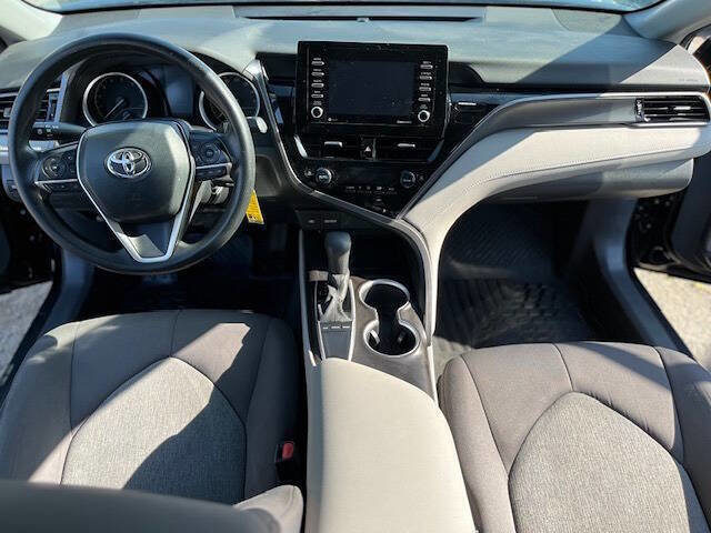Used 2022 Toyota Camry LE image 12