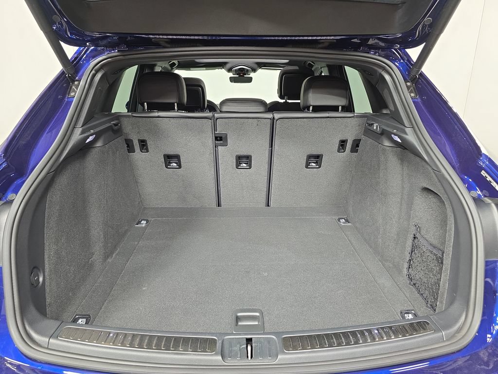 Certified 2025 Porsche Macan AWD/4WD image 25