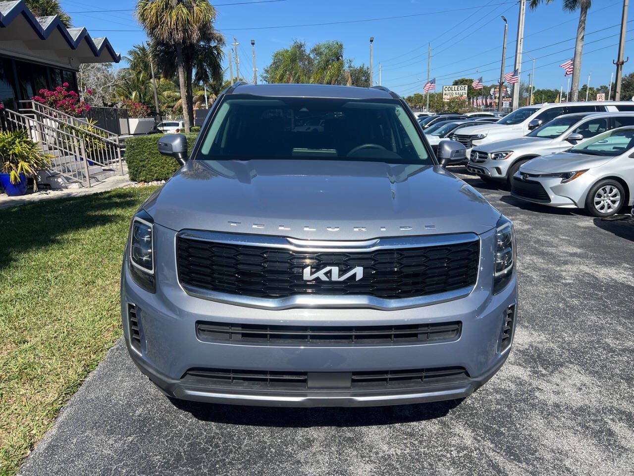 Used 2022 Kia Telluride EX w/ EX Premium Package FWD image 4