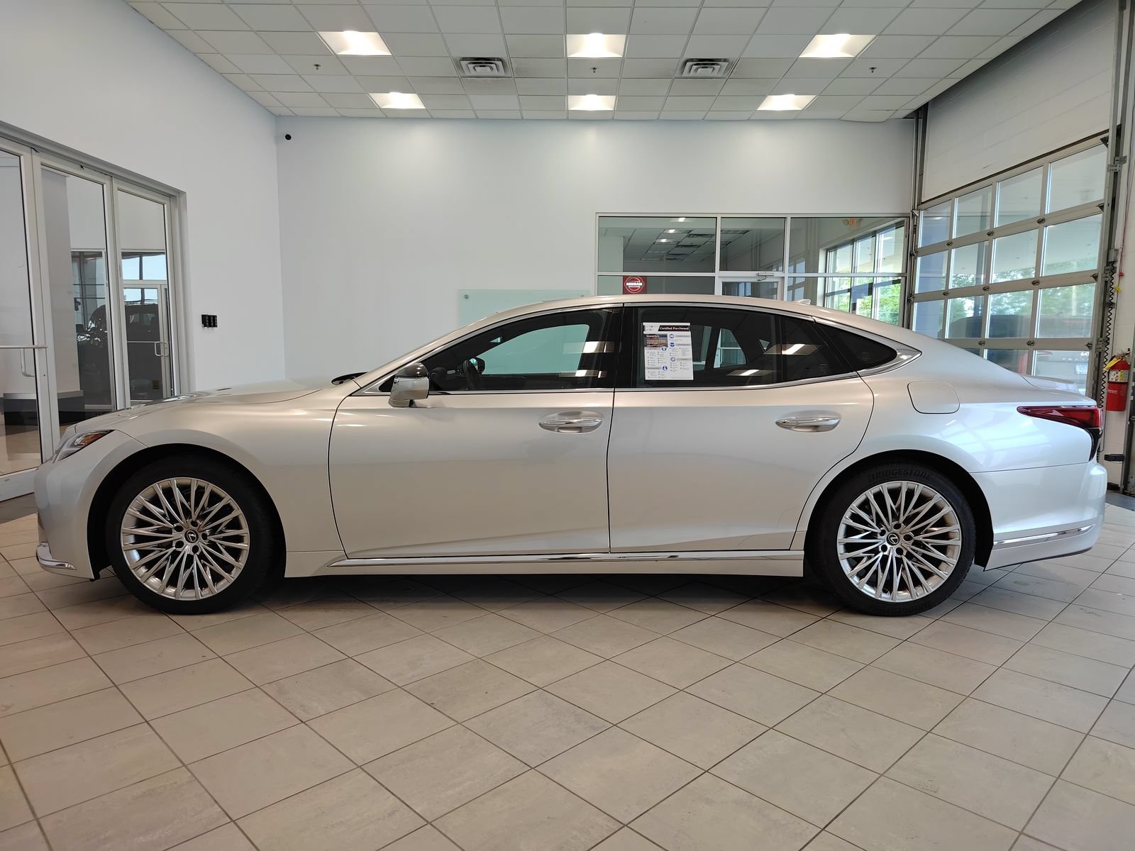Used 2024 Lexus LS 500 RWD image 6