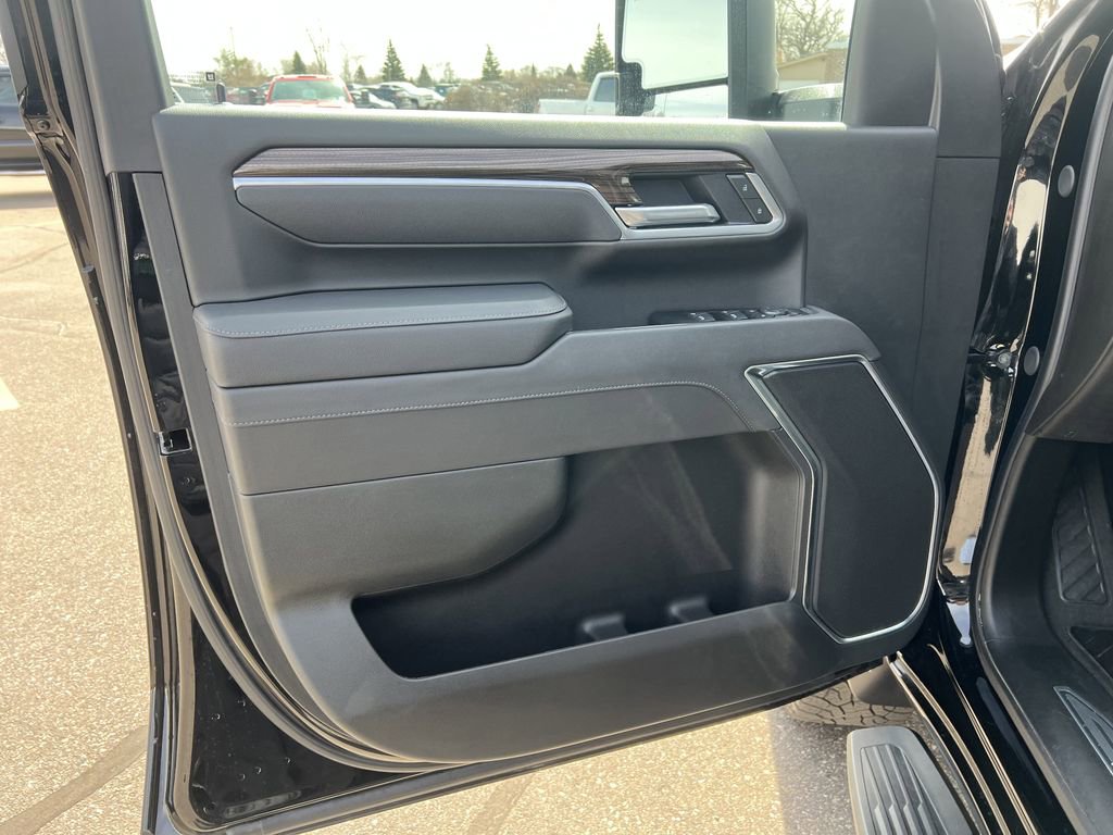 Used 2025 Chevrolet Silverado 3500 LT w/ Trail Boss Package AWD/4WD image 17