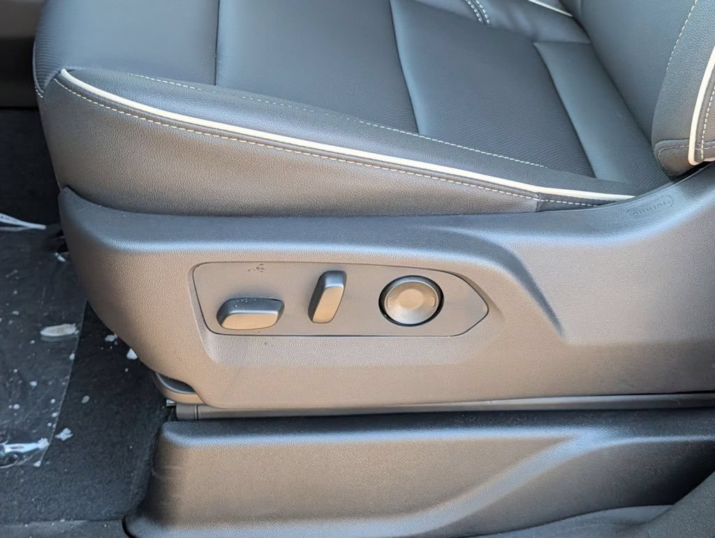 New 2026 GMC Yukon XL Elevation AWD/4WD image 32