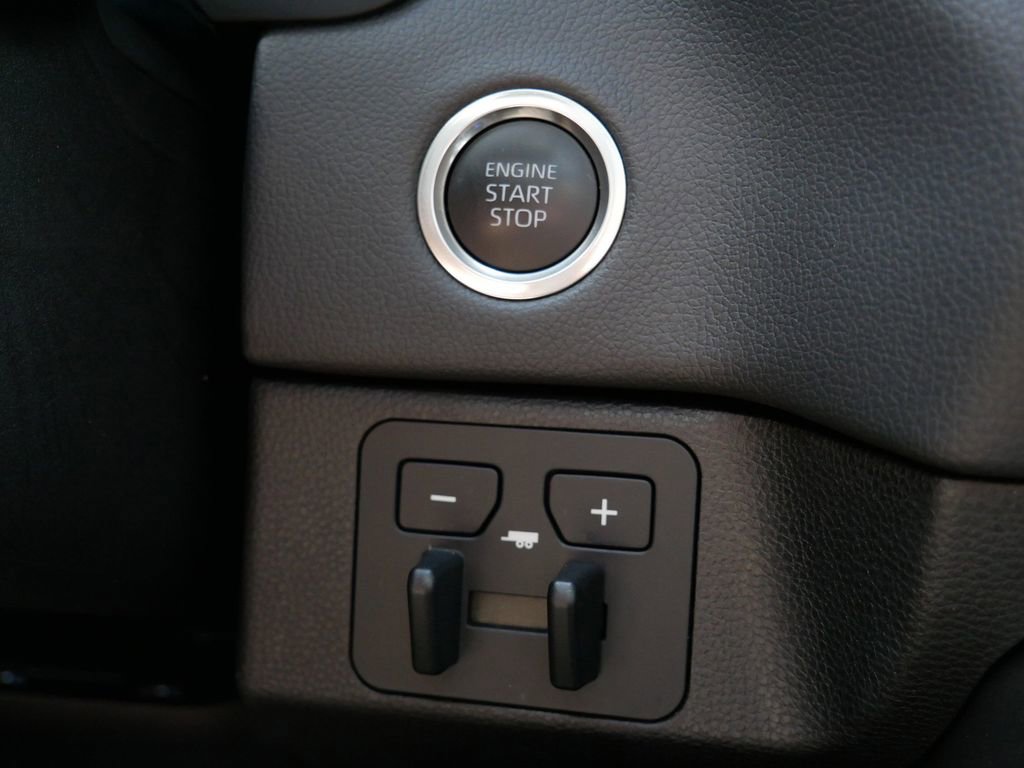 Used 2024 Toyota Tundra Limited w/ Power Package AWD/4WD image 25