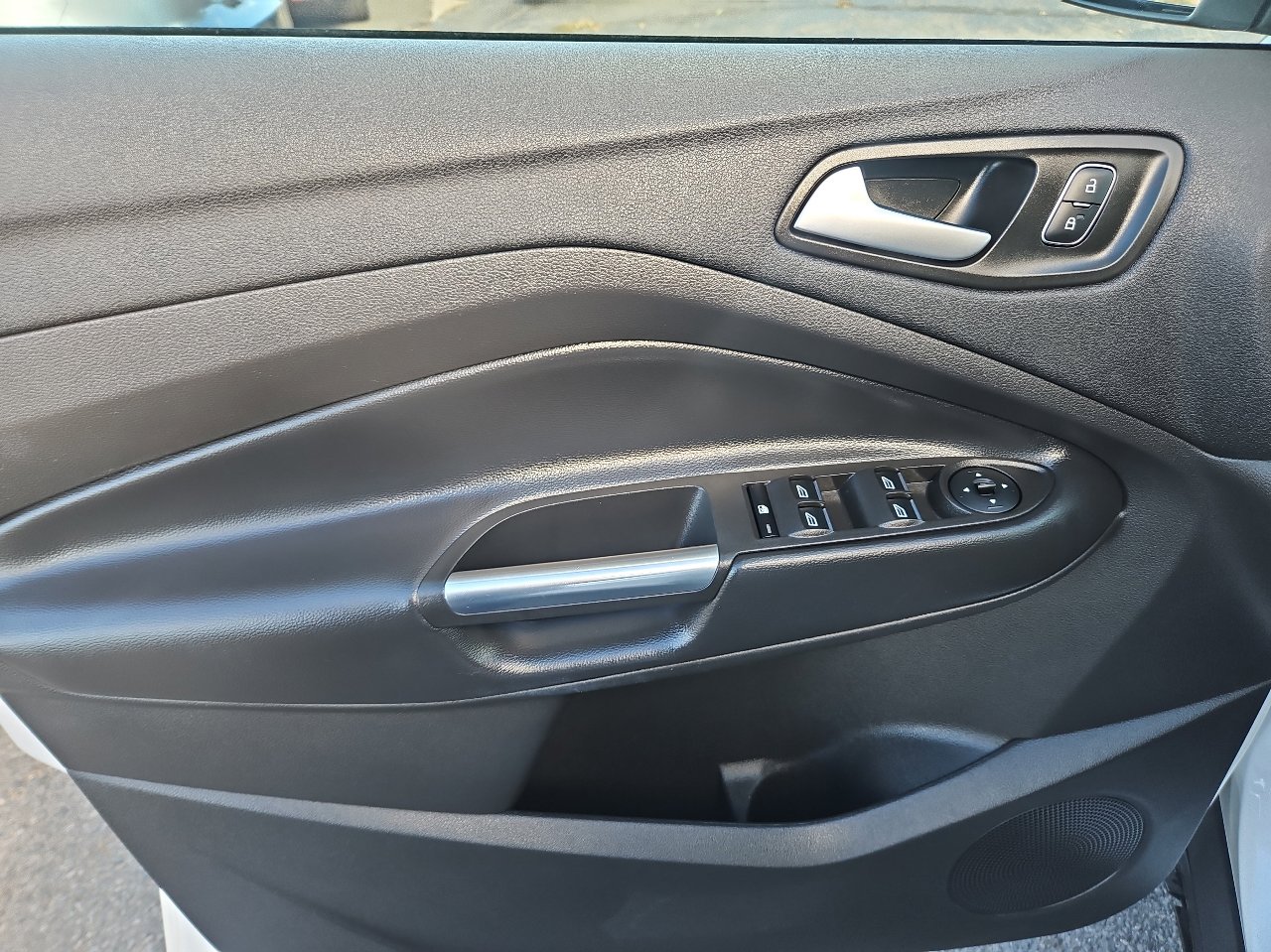 Used 2019 Ford Escape SEL image 14