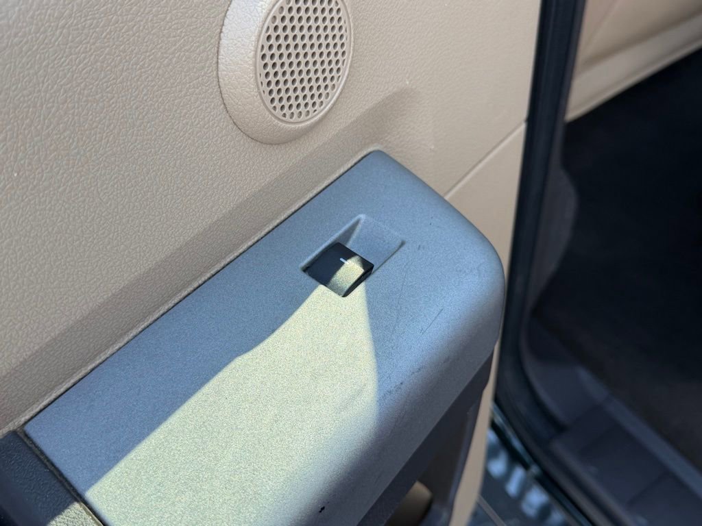 Used 2015 Ford F250 Lariat w/ Chrome Package image 17