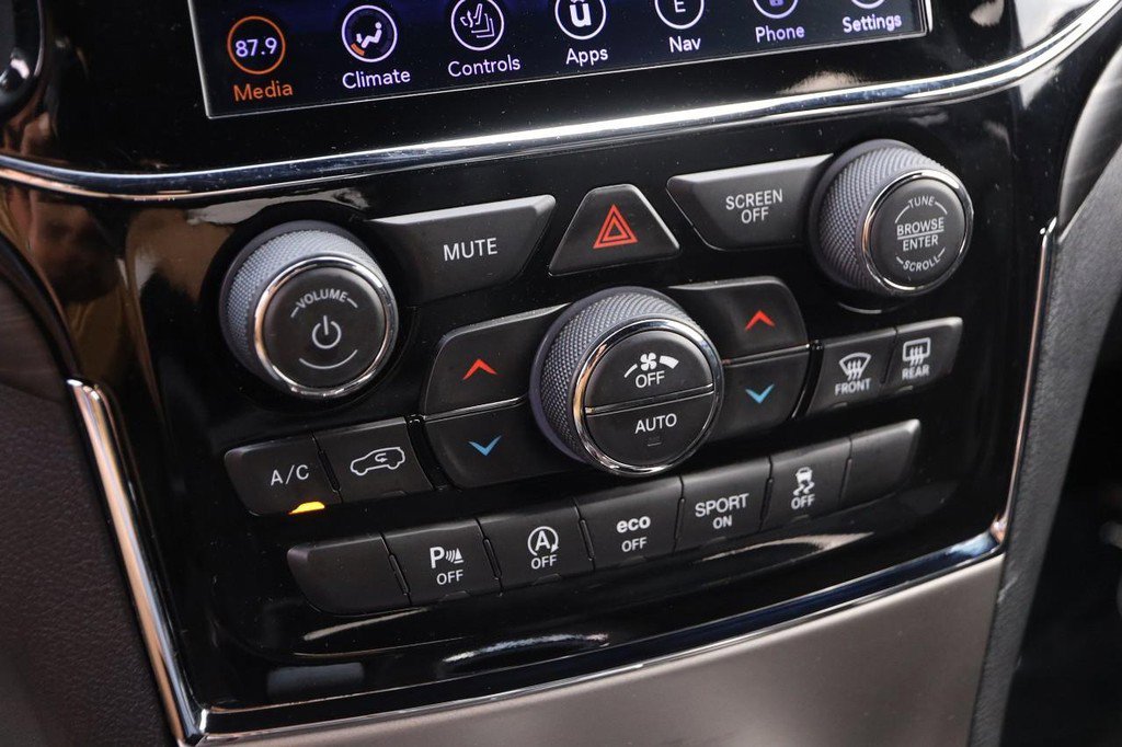 Used 2020 Jeep Grand Cherokee Altitude RWD image 19