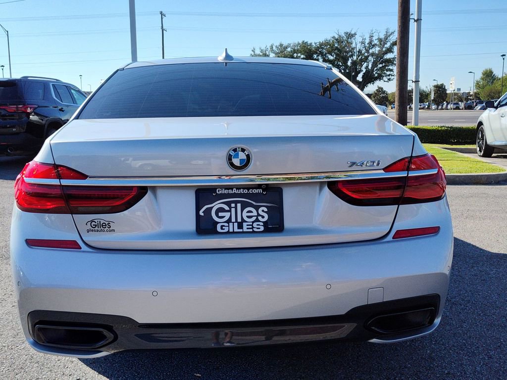 Used 2016 BMW 740i image 5