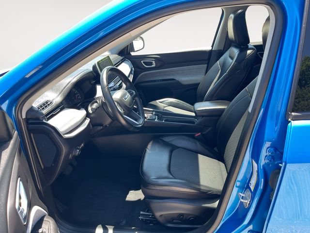 Used 2022 Jeep Compass Latitude w/ Sun and Sound Group AWD/4WD image 9
