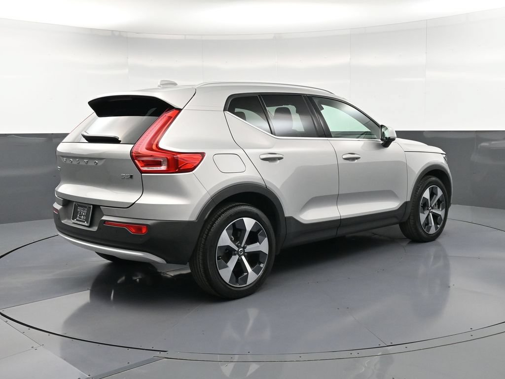 Used 2023 Volvo XC40 B5 Plus w/ Driver Assist Package AWD/4WD image 8