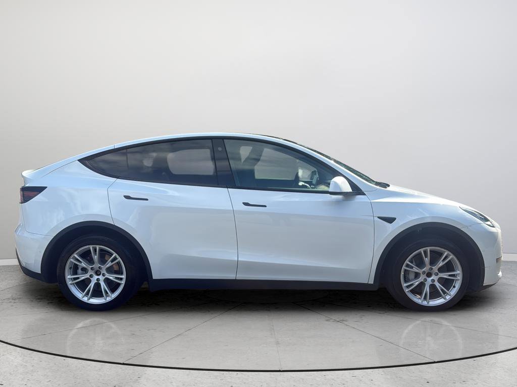 Used 2021 Tesla Model Y 2WD image 5