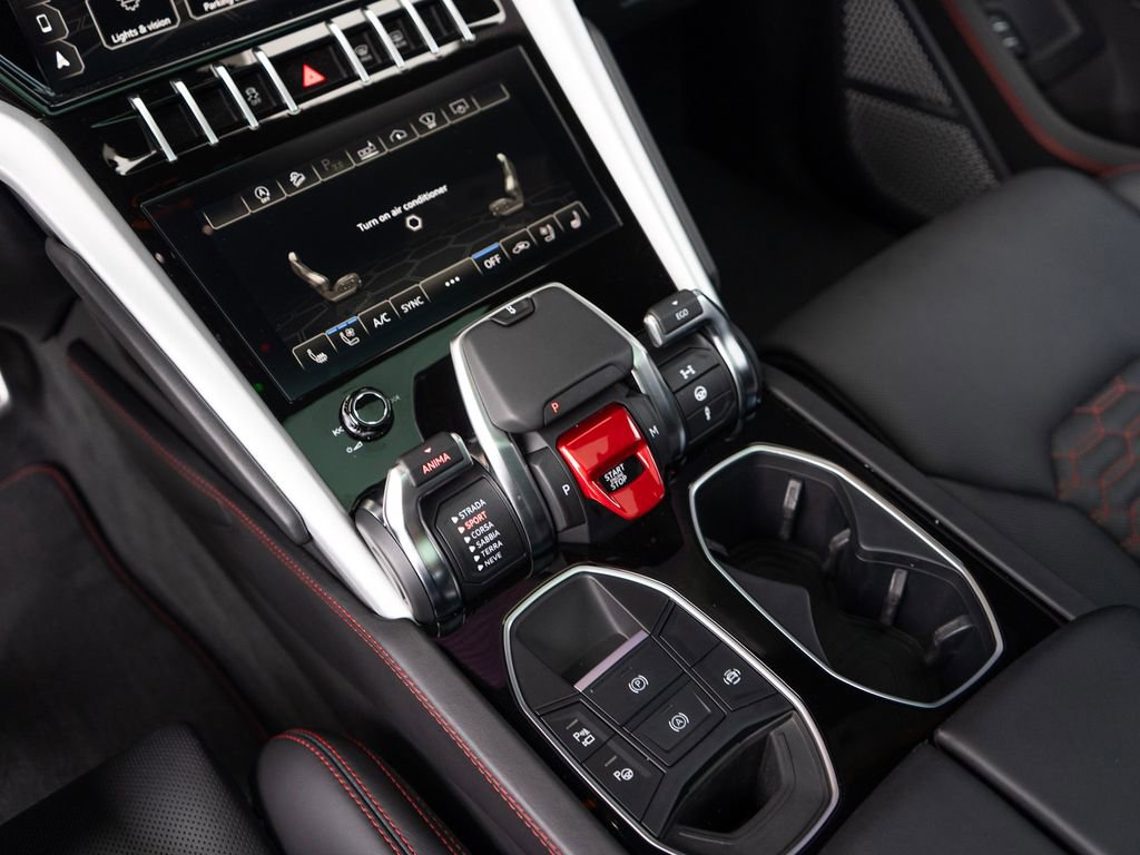 Used 2021 Lamborghini Urus image 24