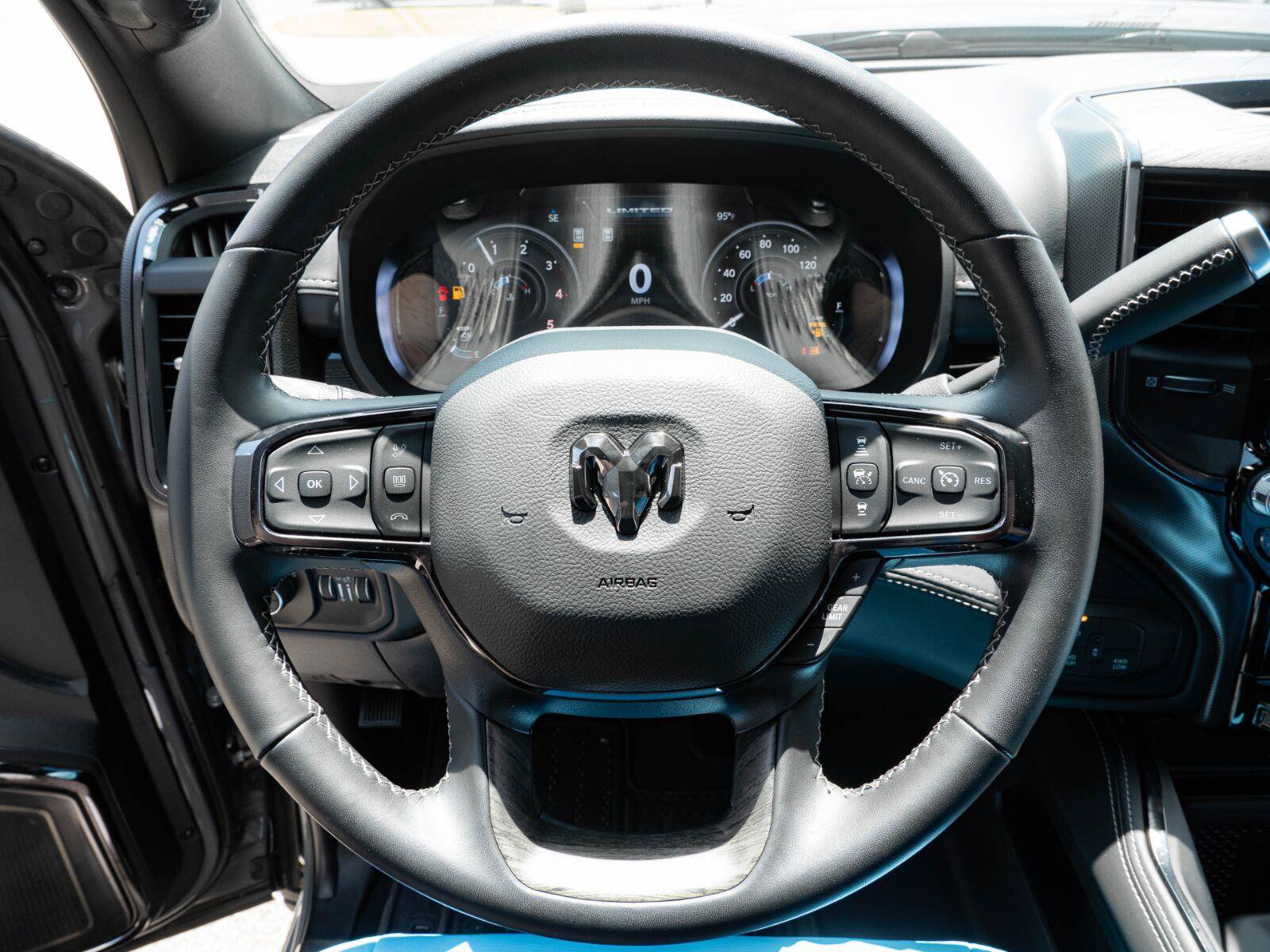 Used 2026 RAM 2500 Limited AWD/4WD image 9