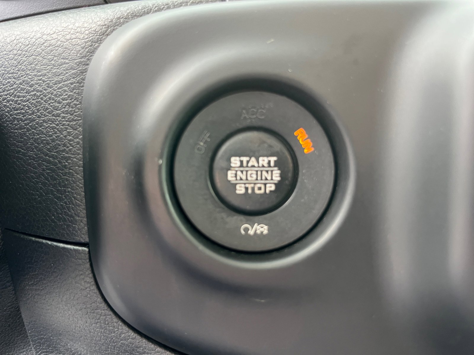 Used 2018 Jeep Wrangler Unlimited Sahara image 30