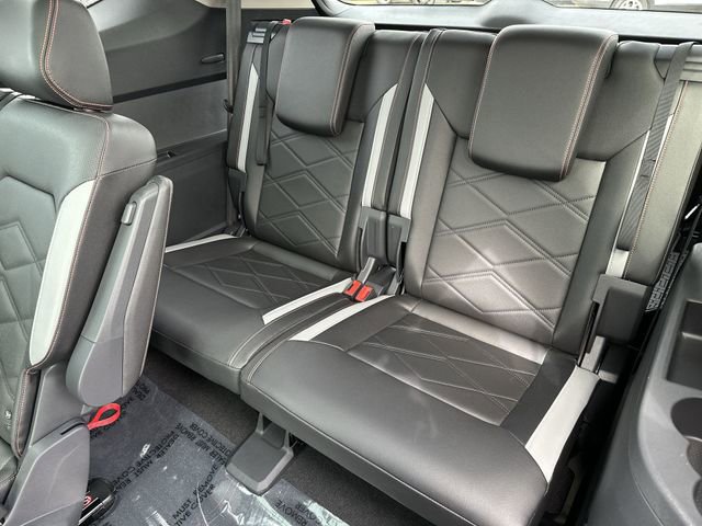 Certified 2023 GMC Acadia SLT w/ Preferred Package image 29