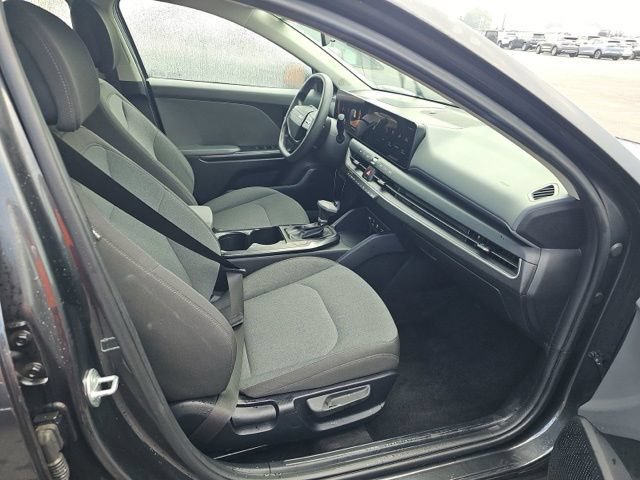 Used 2025 Kia K4 FWD image 10