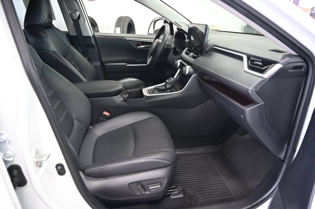 Used 2023 Toyota RAV4 Limited AWD/4WD image 11