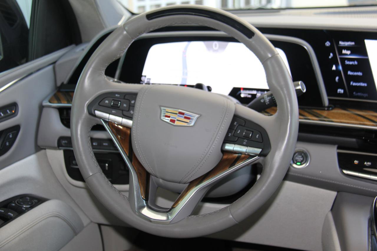 Used 2023 Cadillac Escalade ESV Sport Platinum AWD/4WD image 17