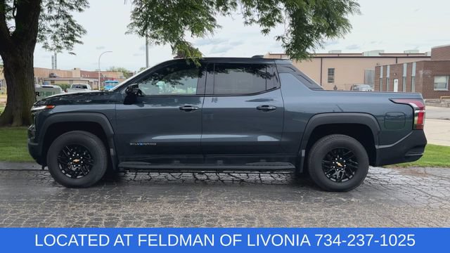 Certified 2025 Chevrolet Silverado EV LT AWD/4WD image 5