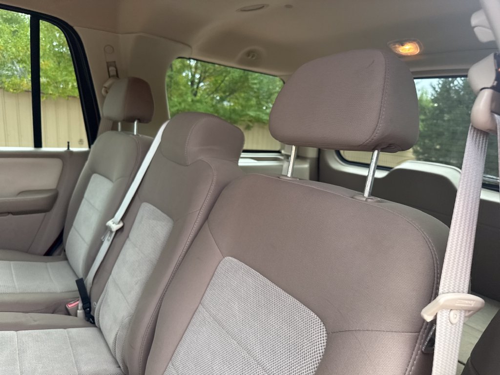 Used 2004 Ford Expedition XLT AWD/4WD image 20
