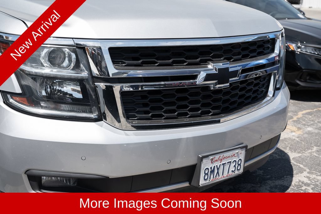 Used 2019 Chevrolet Suburban LT w/ Luxury Package RWD image 5