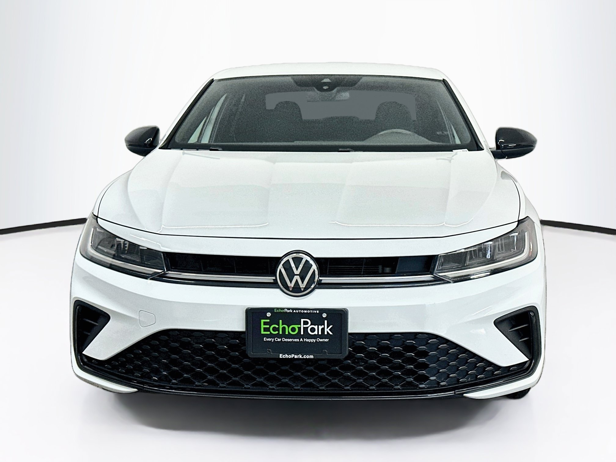 Used 2025 Volkswagen Jetta Sport FWD image 2