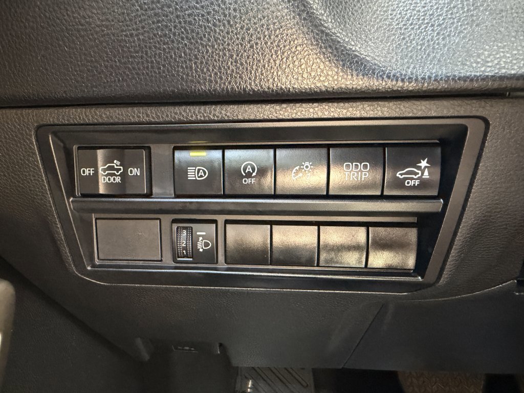 Used 2022 Toyota Tundra SR5 w/ Convenience Package RWD image 29