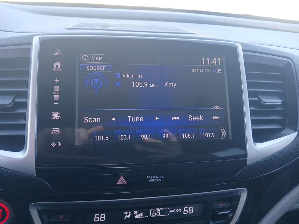 Used 2017 Honda Pilot Touring image 27