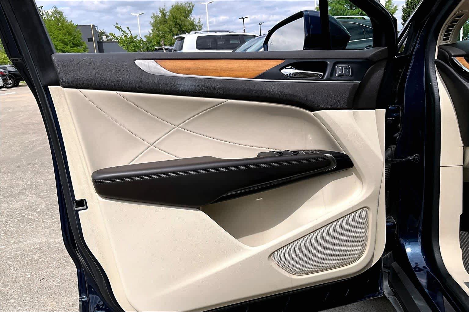 Used 2015 Lincoln MKC FWD w/ Equipment Group 102A Reserve image 19