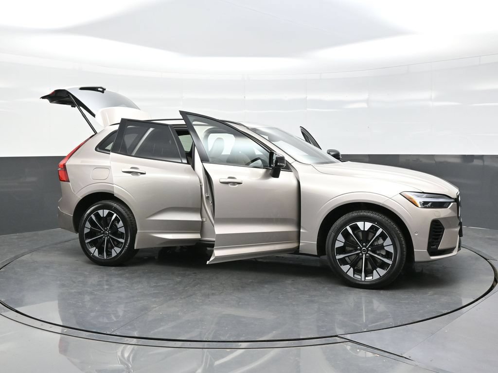New 2026 Volvo XC60 T8 Plus w/ Protection Package Premier AWD/4WD image 43