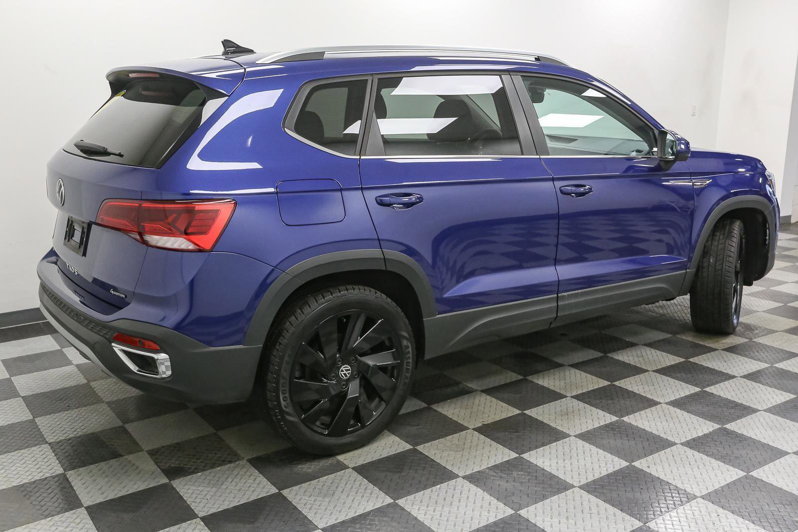 Certified 2024 Volkswagen Taos SEL image 11