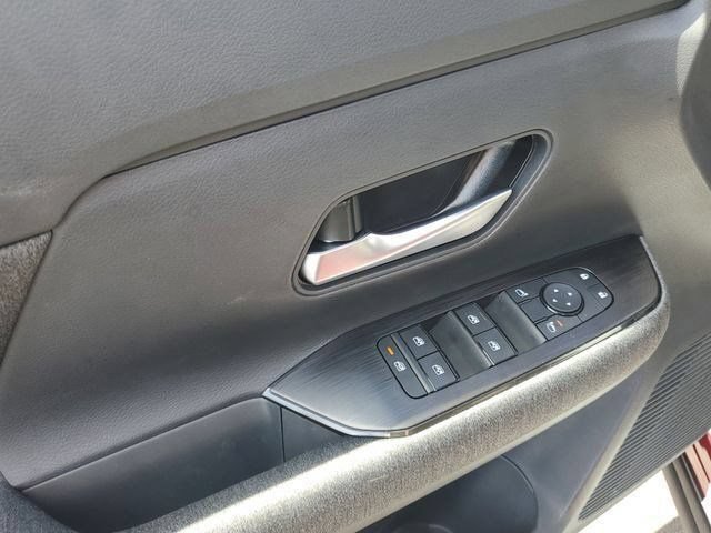 New 2026 Nissan Kicks SV w/ Cold Weather Package FWD image 10
