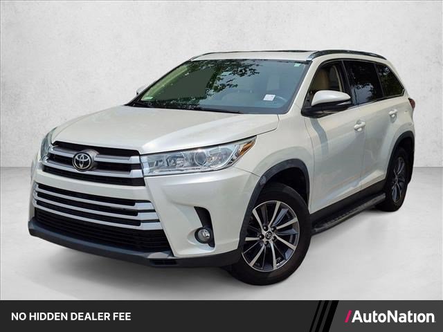 Used 2019 Toyota Highlander XLE AWD/4WD image 1