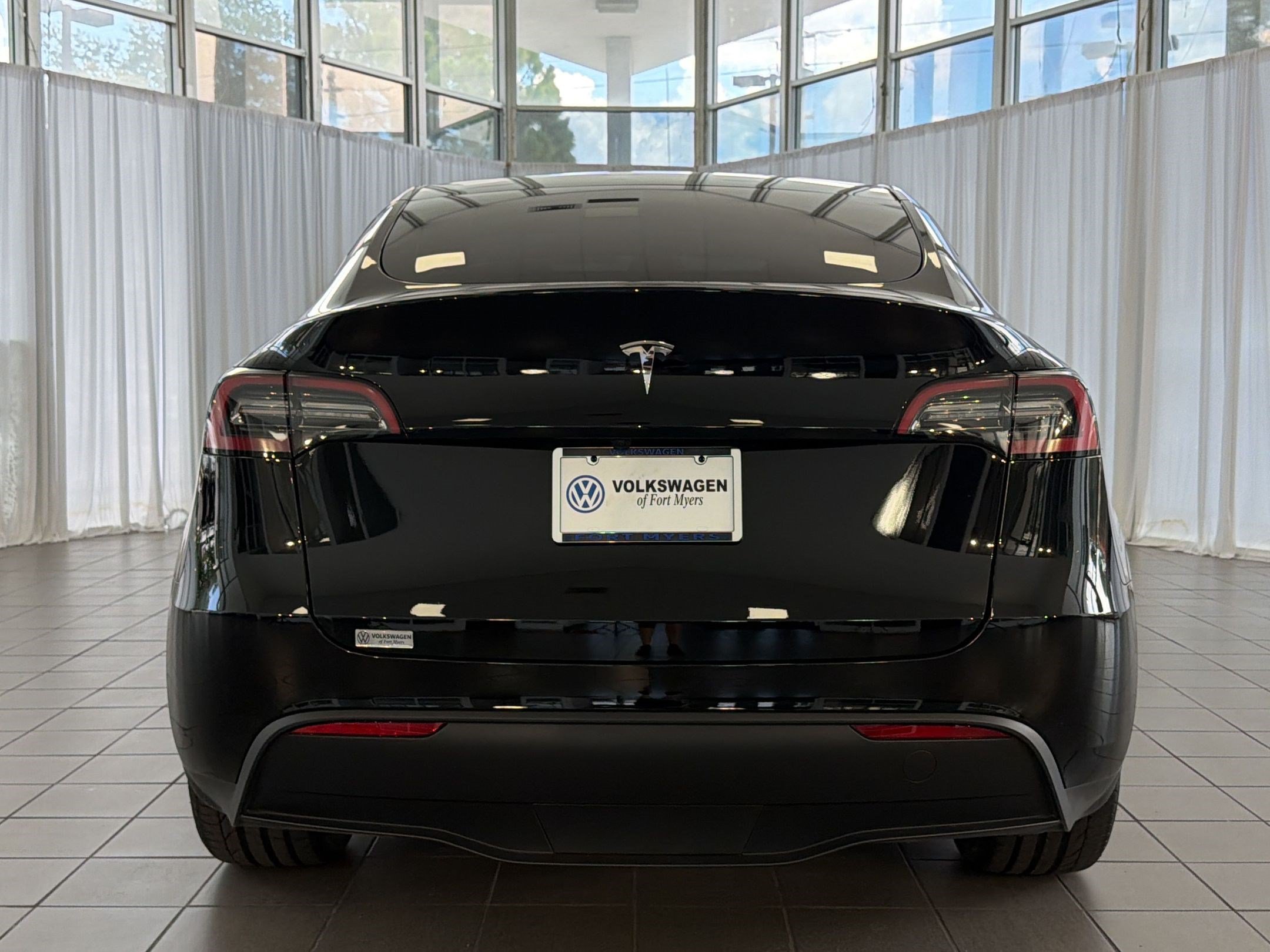 Used 2023 Tesla Model Y 2WD image 10