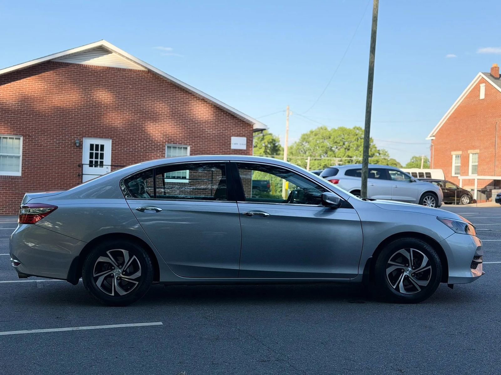 Used 2017 Honda Accord LX image 7